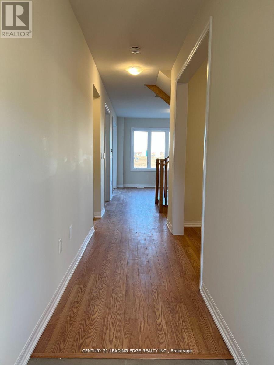 42 Ed Ewert Avenue, Clarington (Newcastle), Ontario  L1B 0W9 - Photo 2 - E12385654
