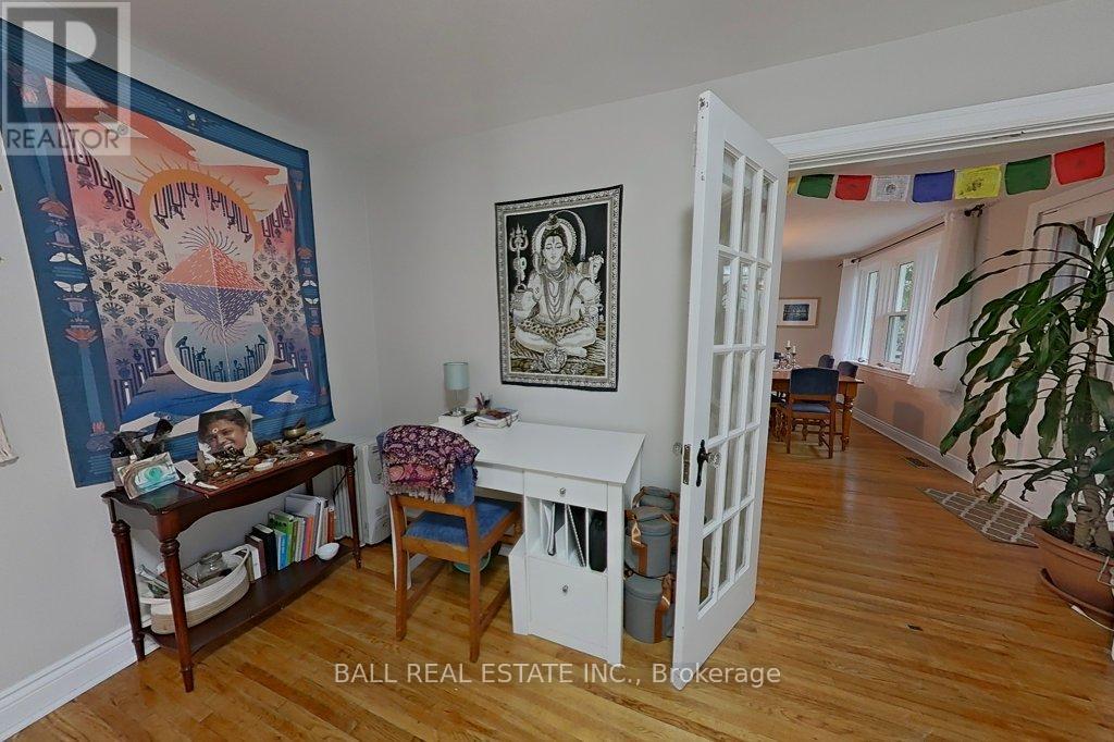 2056 Young's Point Road, Selwyn, Ontario  K0L 2H0 - Photo 10 - X12386353