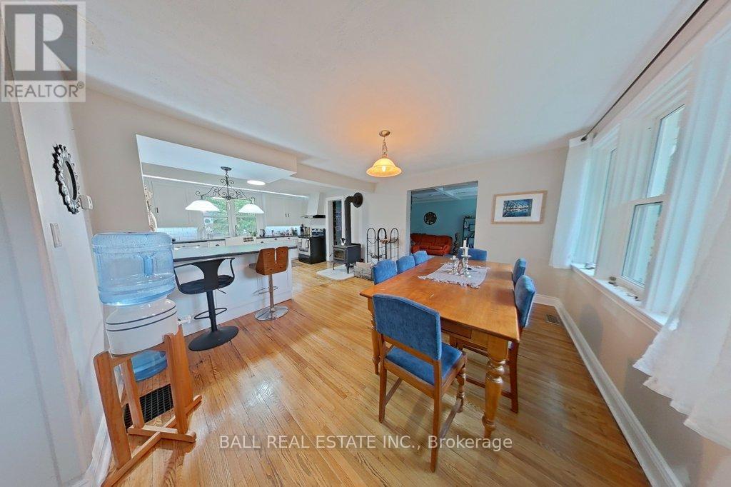 2056 Young's Point Road, Selwyn, Ontario  K0L 2H0 - Photo 13 - X12386353