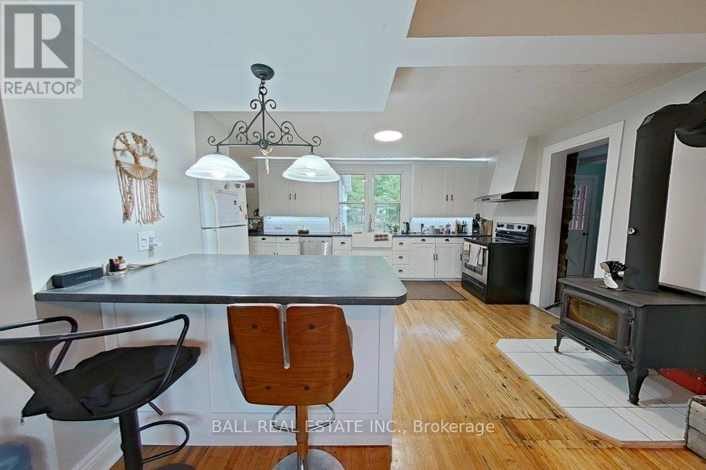 2056 Young's Point Road, Selwyn, Ontario  K0L 2H0 - Photo 18 - X12386353