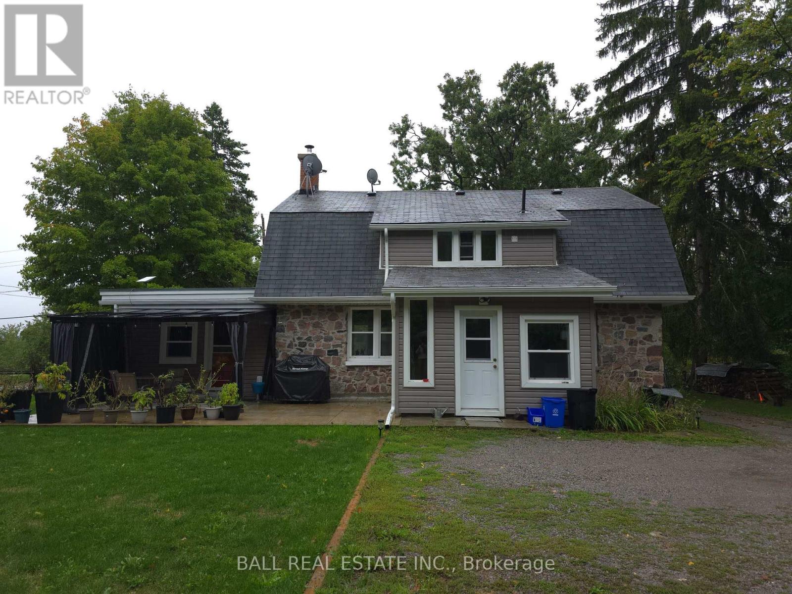 2056 Young's Point Road, Selwyn, Ontario  K0L 2H0 - Photo 2 - X12386353