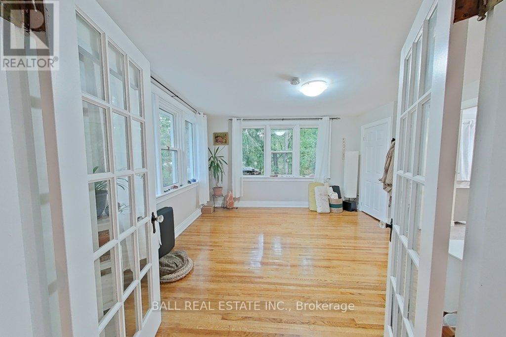 2056 Young's Point Road, Selwyn, Ontario  K0L 2H0 - Photo 6 - X12386353