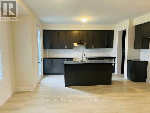 114 Whitehand Drive, Clarington (Newcastle), Ontario  L1B 0W1 - Photo 4 - E12386587