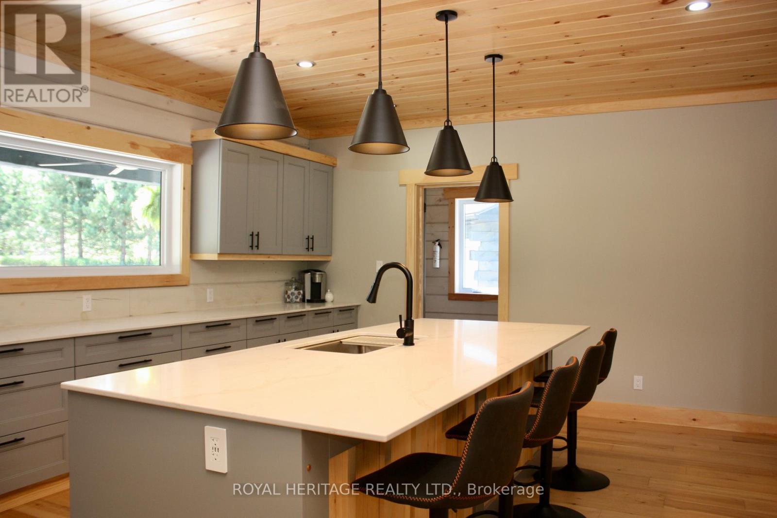 414 Pine View Ridge Road, Tudor And Cashel (Tudor Ward), Ontario  K0L 1W0 - Photo 6 - X12386627