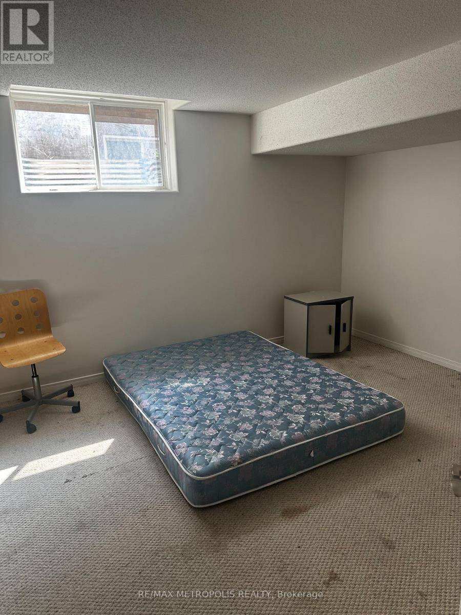 Bsmt Room1 - 73 Summer Lane, Selwyn, Ontario  K9L 0G4 - Photo 3 - X12386632