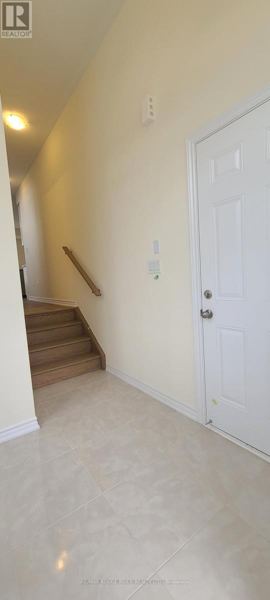 72 Hickey Lane, Kawartha Lakes (Lindsay), Ontario  K9V 5V5 - Photo 5 - X12386669