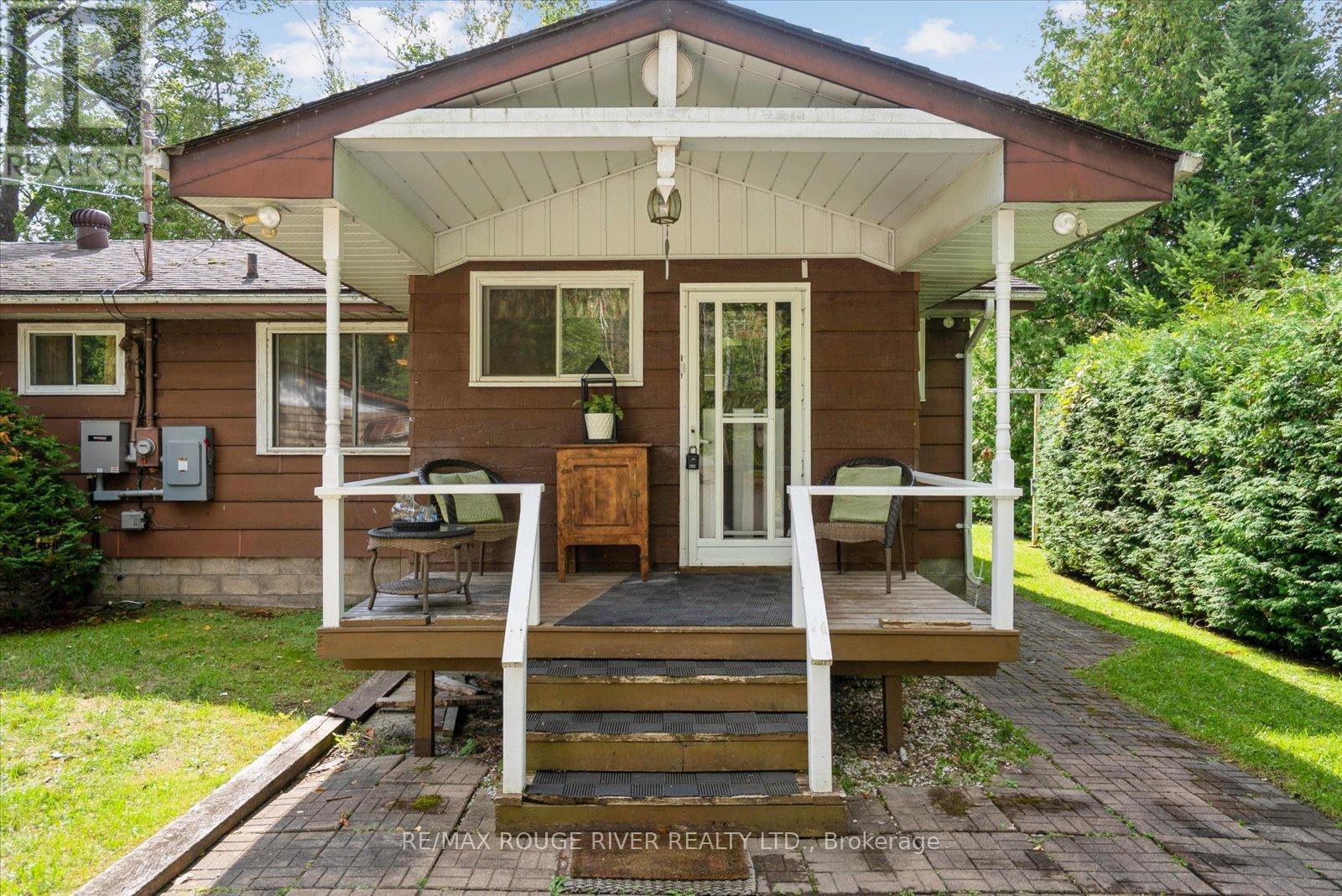 102 Mystic Point Road, Trent Lakes, Ontario  K0L 1J0 - Photo 4 - X12386678