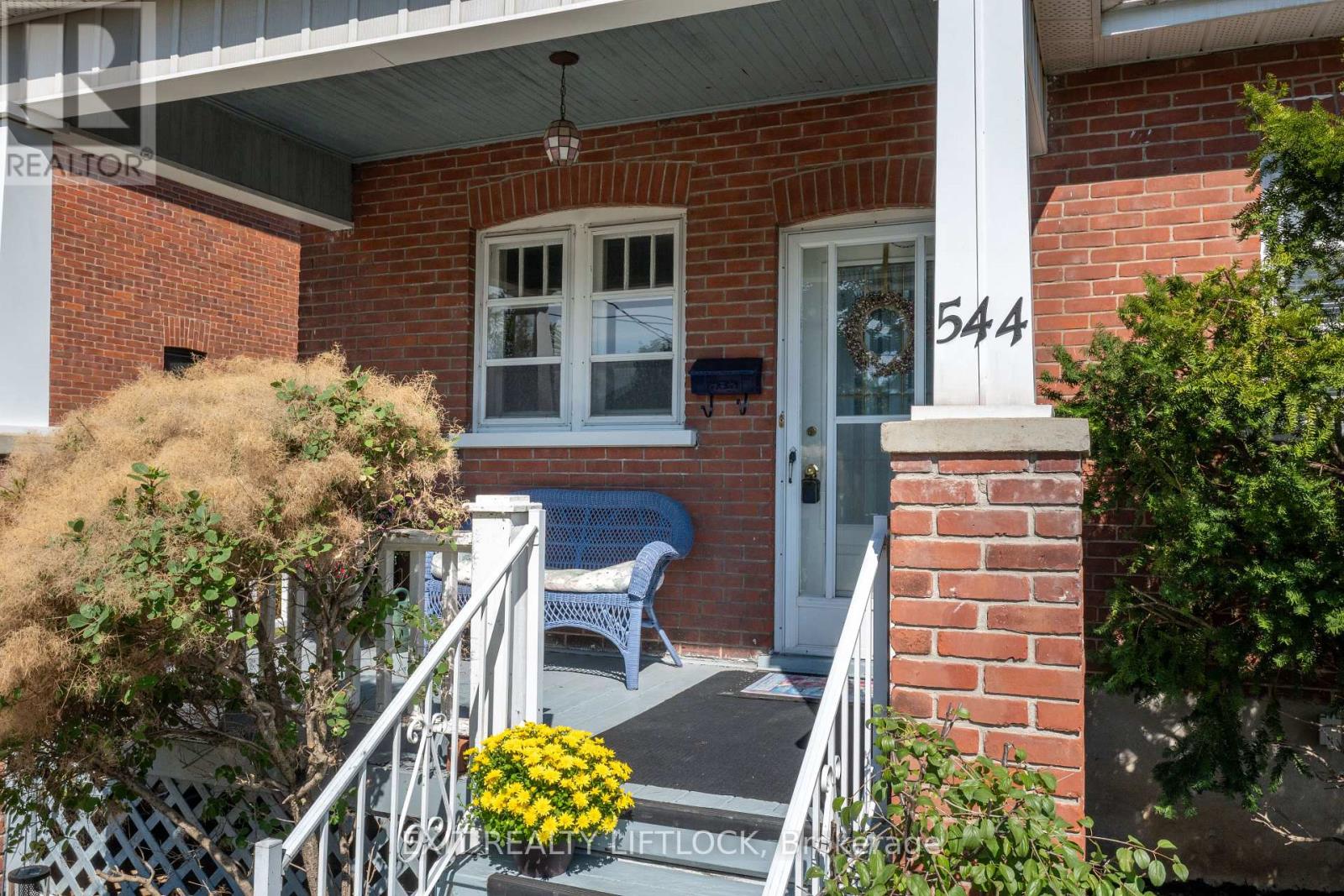 544 Douglas Avenue, Peterborough (Town Ward 3), Ontario  K9J 4L1 - Photo 2 - X12387627