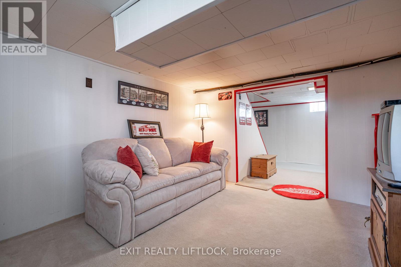 544 Douglas Avenue, Peterborough (Town Ward 3), Ontario  K9J 4L1 - Photo 22 - X12387627