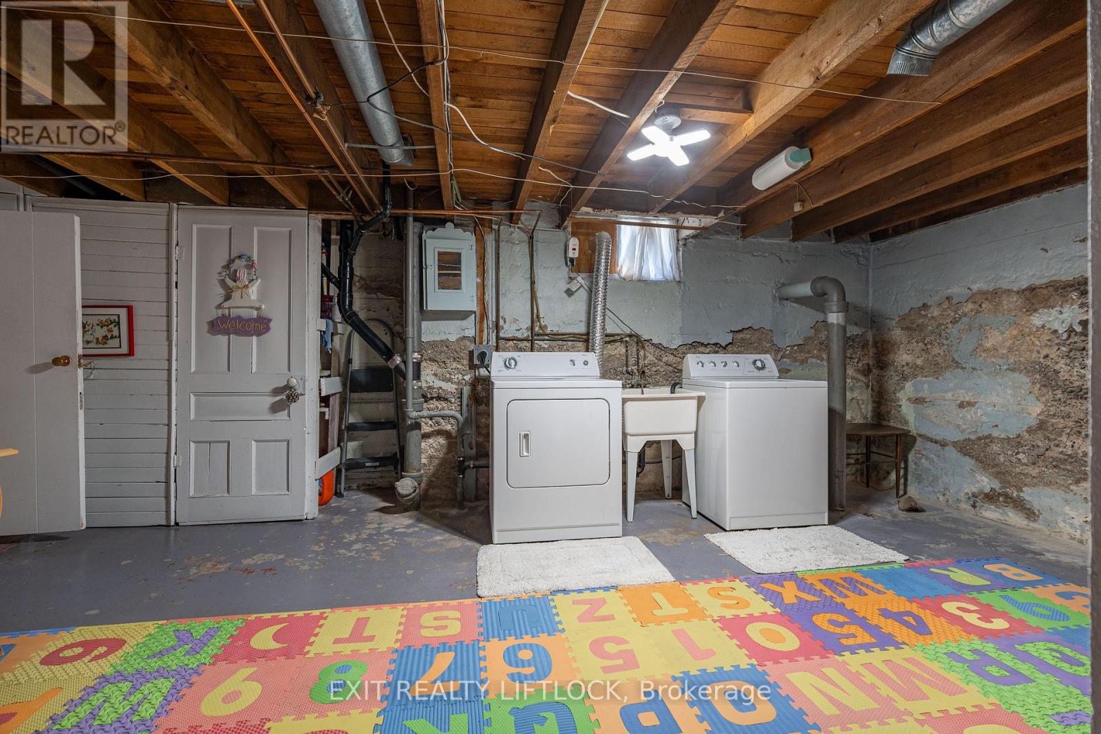 544 Douglas Avenue, Peterborough (Town Ward 3), Ontario  K9J 4L1 - Photo 23 - X12387627