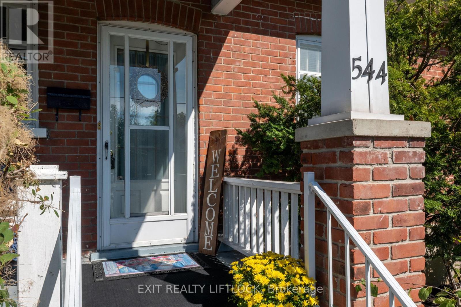 544 Douglas Avenue, Peterborough (Town Ward 3), Ontario  K9J 4L1 - Photo 3 - X12387627