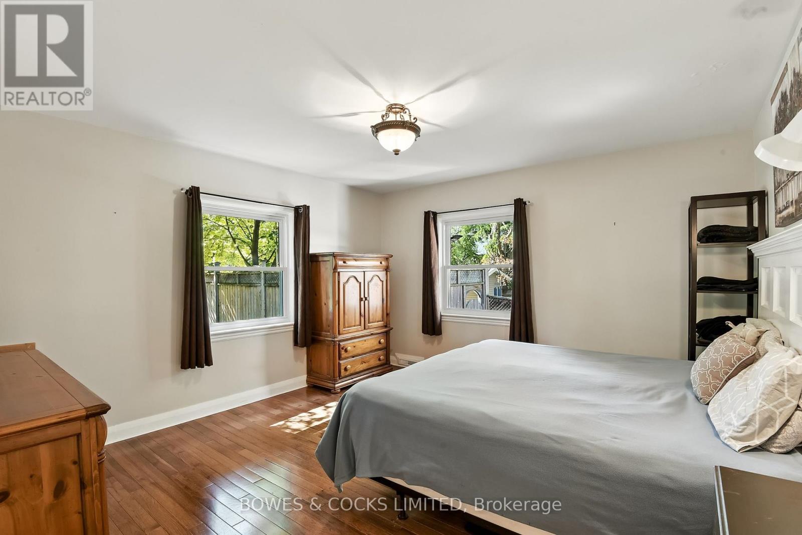 433 Manorhill Avenue, Peterborough (Town Ward 3), Ontario  K9J 6H7 - Photo 18 - X12387774