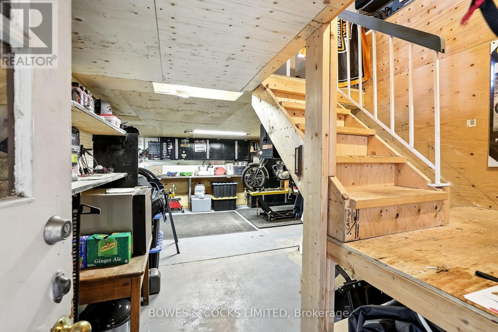 433 Manorhill Avenue, Peterborough (Town Ward 3), Ontario  K9J 6H7 - Photo 36 - X12387774