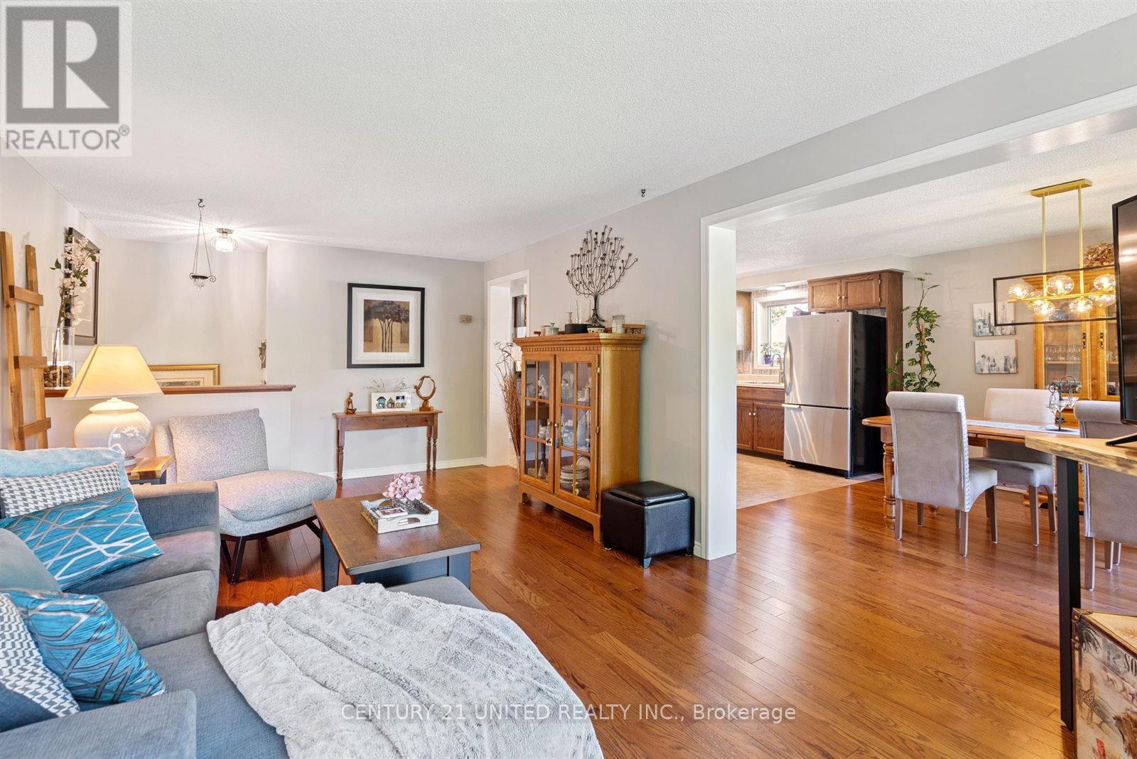 803 Crowley Crescent, Peterborough (Monaghan Ward 2), Ontario  K9J 6P5 - Photo 10 - X12387814