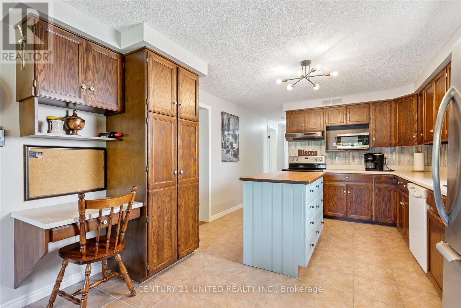 803 Crowley Crescent, Peterborough (Monaghan Ward 2), Ontario  K9J 6P5 - Photo 13 - X12387814