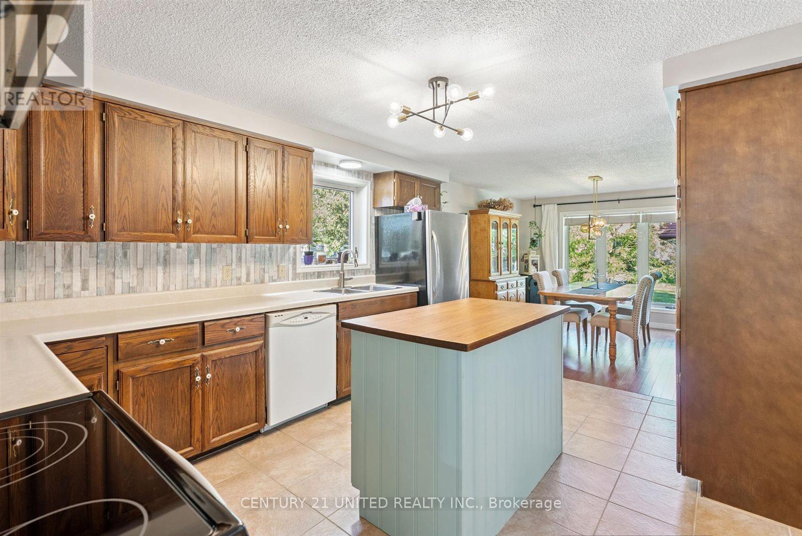 803 Crowley Crescent, Peterborough (Monaghan Ward 2), Ontario  K9J 6P5 - Photo 14 - X12387814