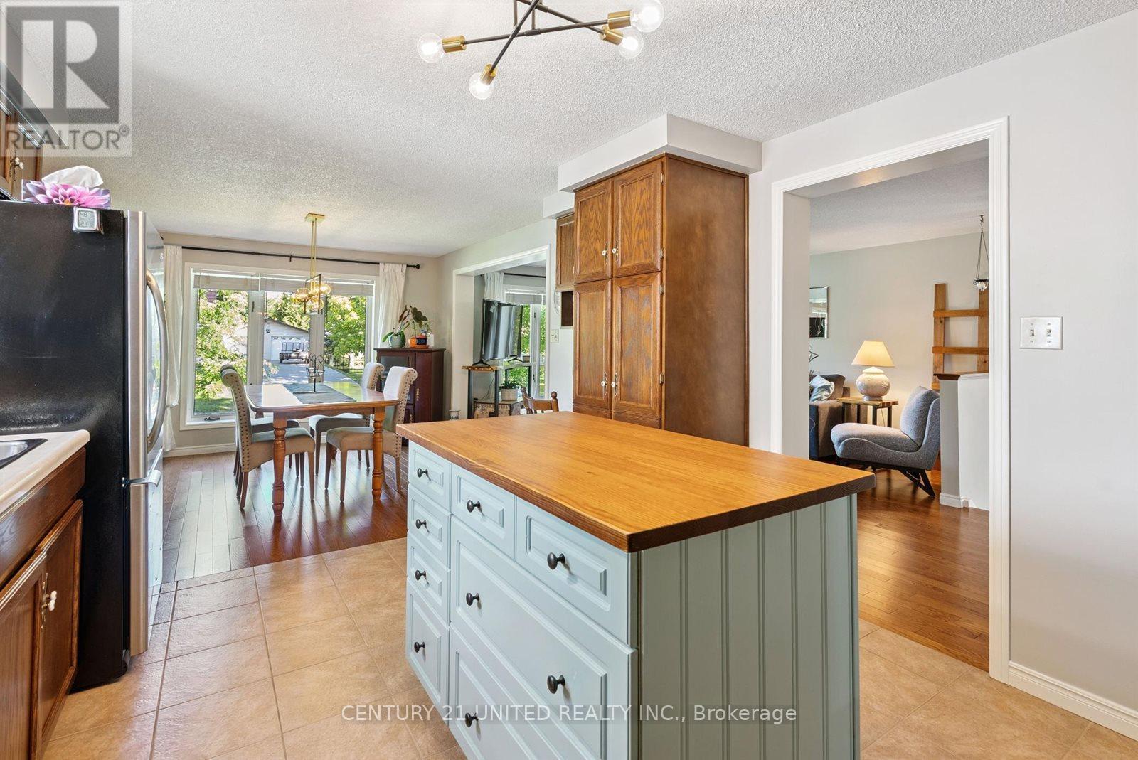 803 Crowley Crescent, Peterborough (Monaghan Ward 2), Ontario  K9J 6P5 - Photo 15 - X12387814