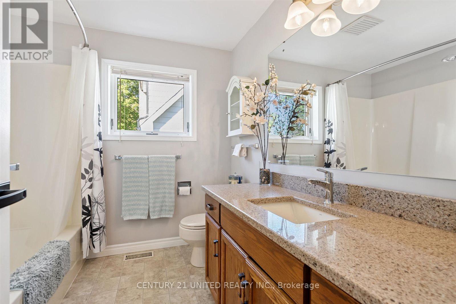 803 Crowley Crescent, Peterborough (Monaghan Ward 2), Ontario  K9J 6P5 - Photo 26 - X12387814