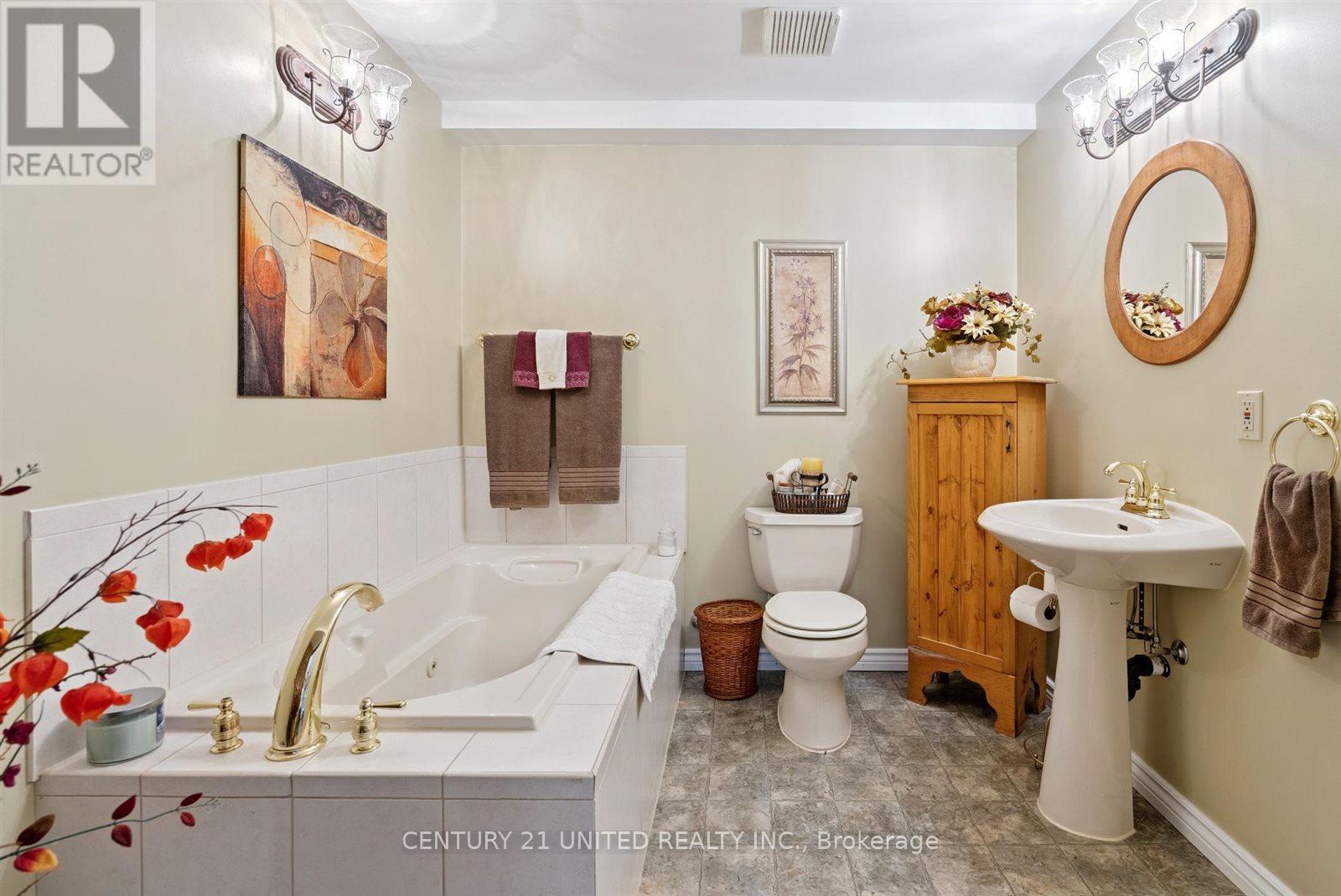 803 Crowley Crescent, Peterborough (Monaghan Ward 2), Ontario  K9J 6P5 - Photo 34 - X12387814