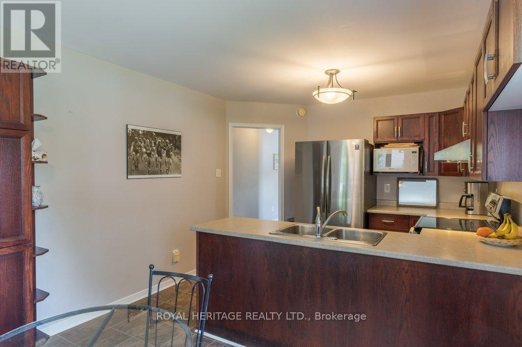 258 Franmor Drive, Peterborough (Ashburnham Ward 4), Ontario  K9H 7M3 - Photo 10 - X12387912