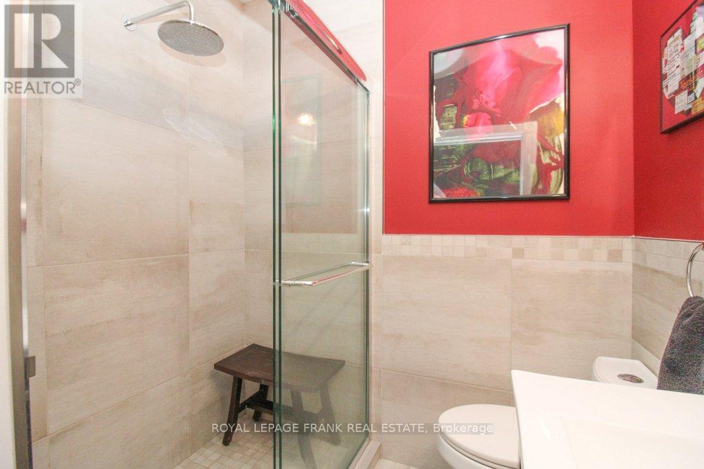 210 Mcdonnel Street, Peterborough (Town Ward 3), Ontario  K9H 2V9 - Photo 27 - X12388098