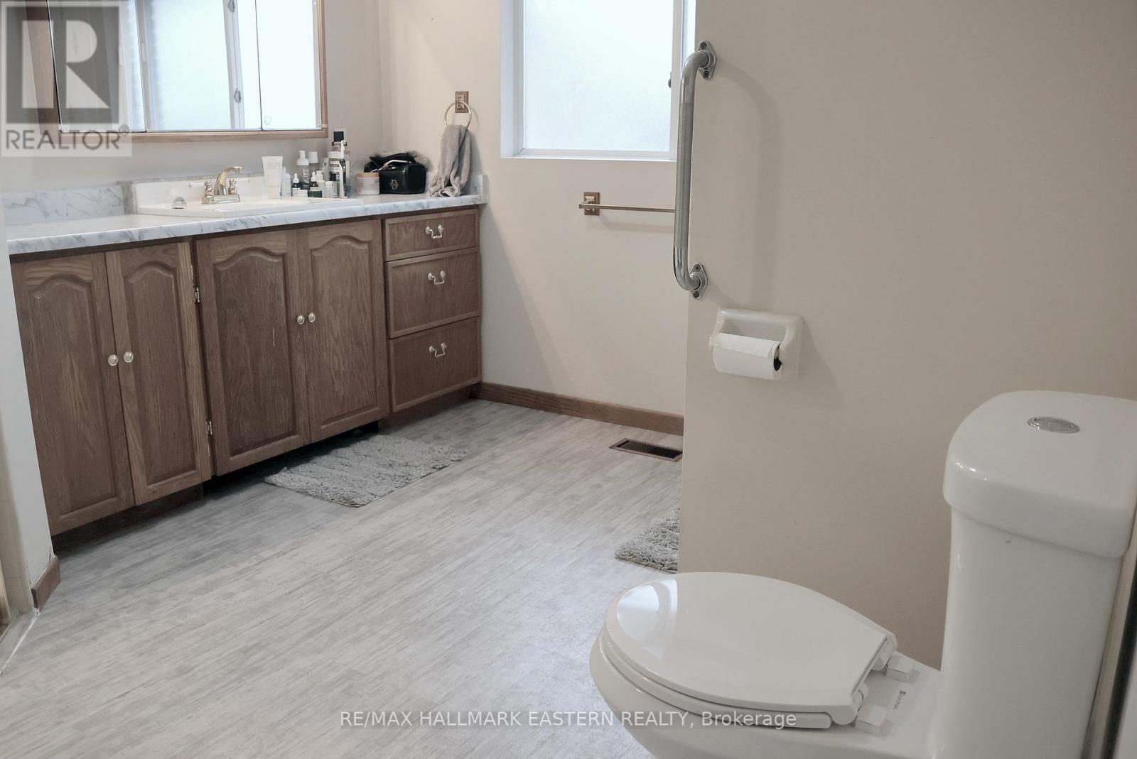 350 Dominion Crescent, Peterborough (Northcrest Ward 5), Ontario  K9H 5H1 - Photo 19 - X12388327