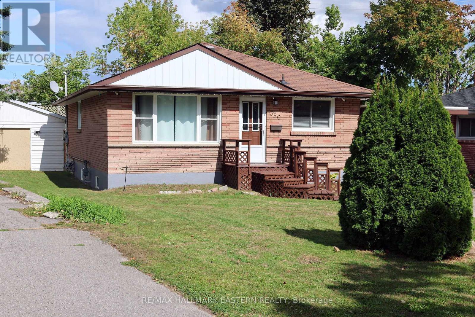 350 Dominion Crescent, Peterborough (Northcrest Ward 5), Ontario  K9H 5H1 - Photo 2 - X12388327