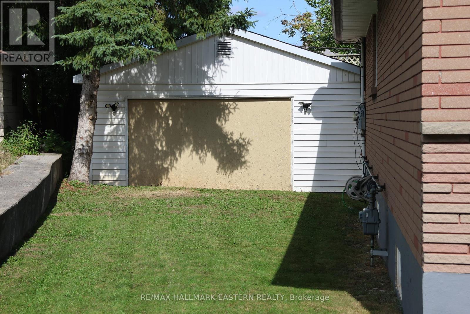 350 Dominion Crescent, Peterborough (Northcrest Ward 5), Ontario  K9H 5H1 - Photo 31 - X12388327