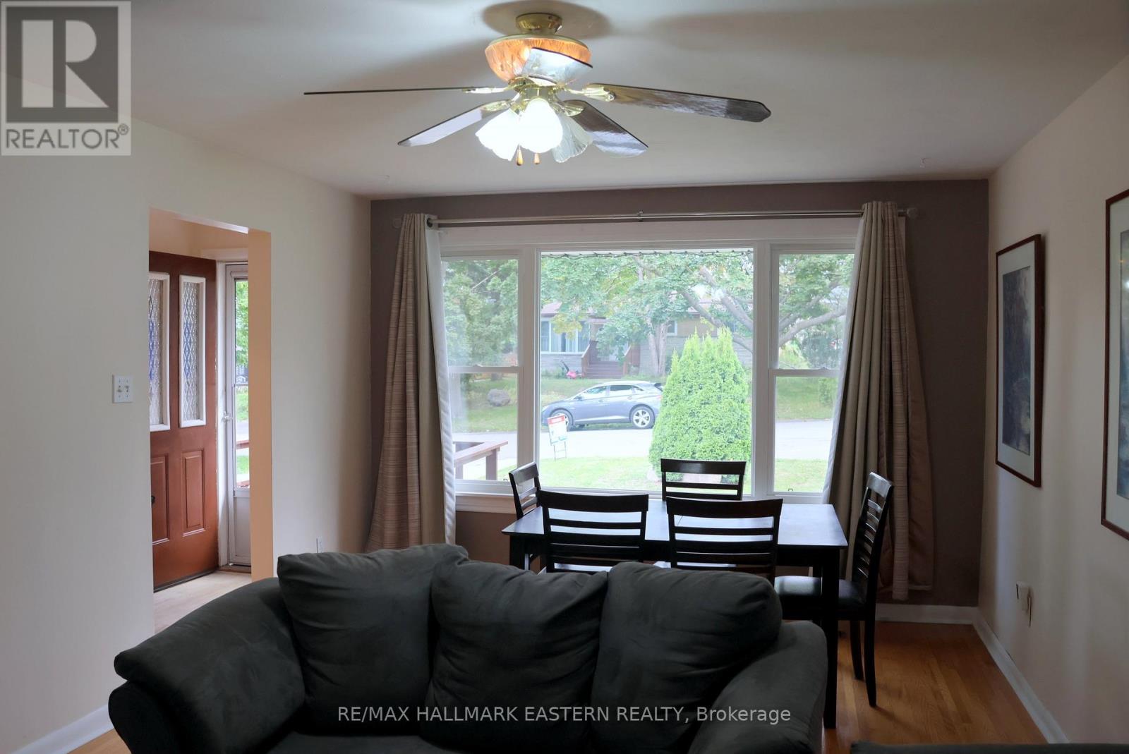 350 Dominion Crescent, Peterborough (Northcrest Ward 5), Ontario  K9H 5H1 - Photo 7 - X12388327