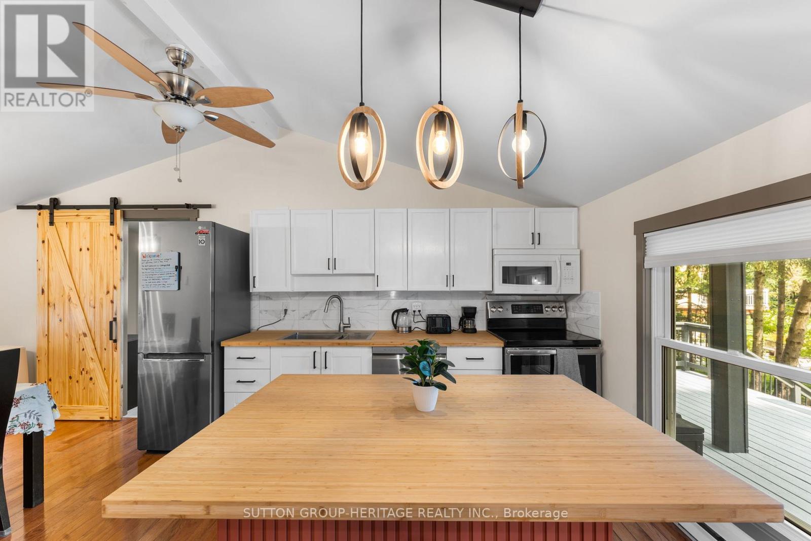 682 North Shore Drive E, Otonabee-South Monaghan, Ontario  K0L 1B0 - Photo 11 - X12388169