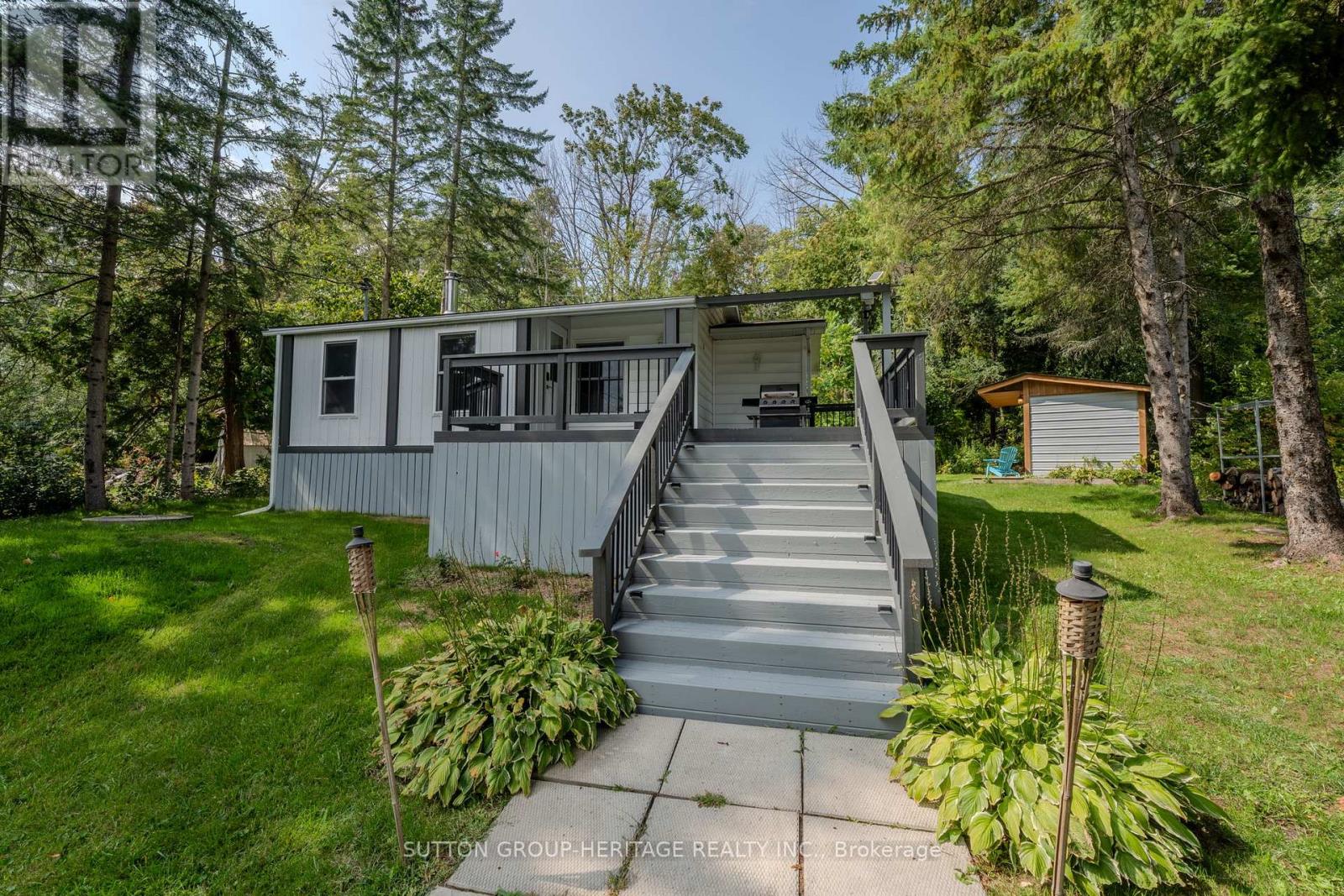 682 North Shore Drive E, Otonabee-South Monaghan, Ontario  K0L 1B0 - Photo 2 - X12388169