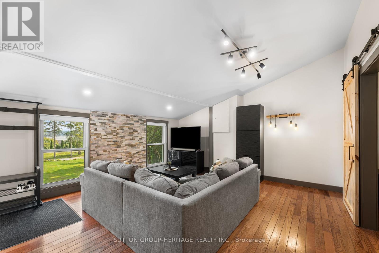 682 North Shore Drive E, Otonabee-South Monaghan, Ontario  K0L 1B0 - Photo 6 - X12388169