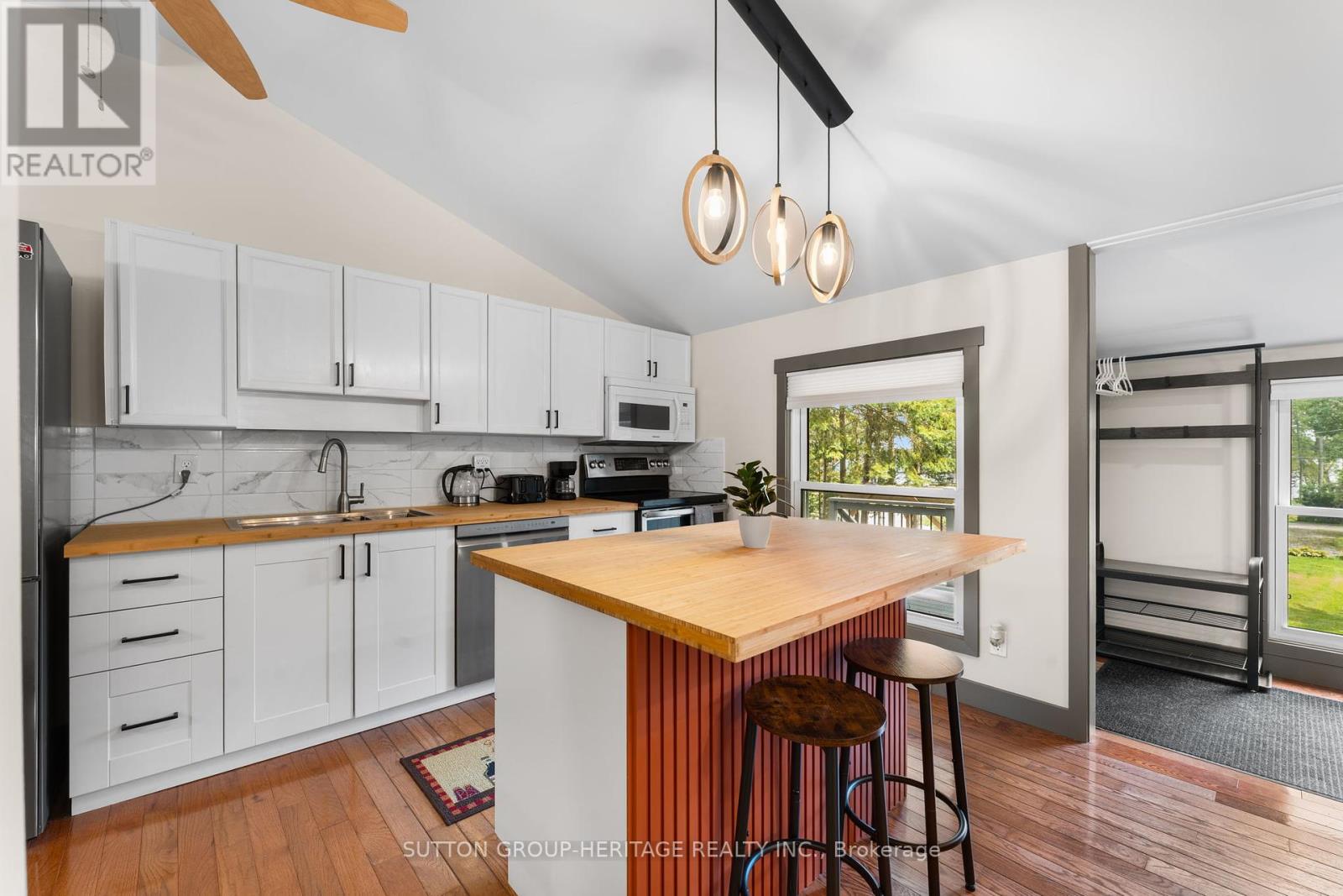682 North Shore Drive E, Otonabee-South Monaghan, Ontario  K0L 1B0 - Photo 9 - X12388169