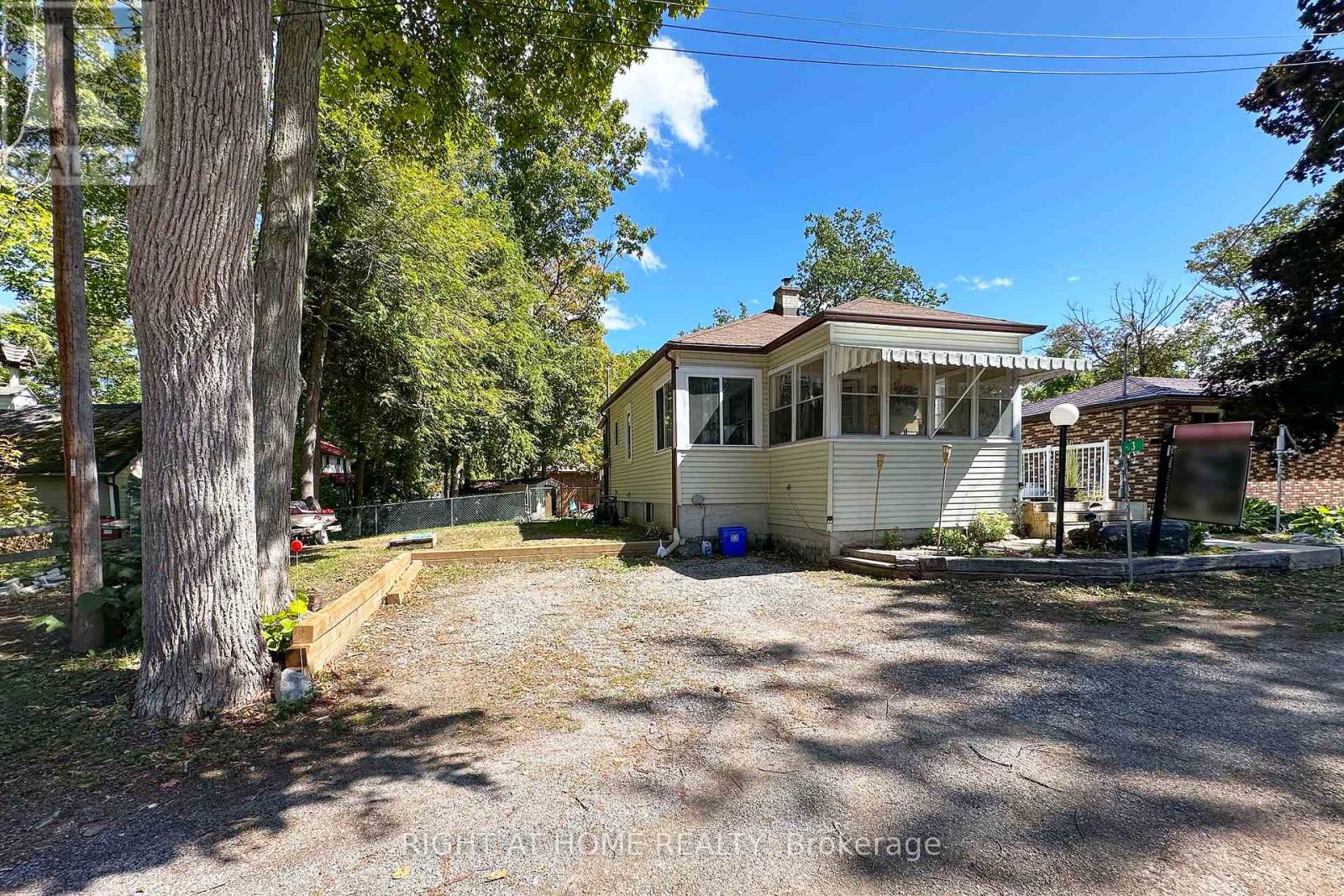 3 Dover Street, Kawartha Lakes (Fenelon), Ontario  K9V 4R6 - Photo 2 - X12388244