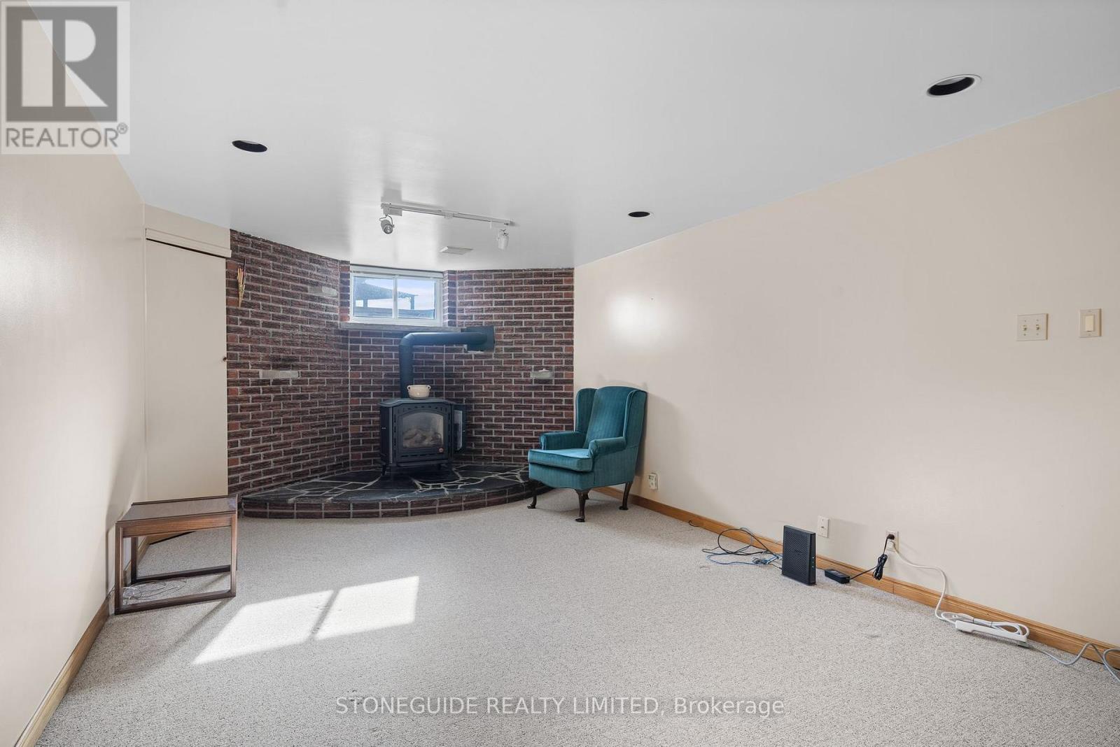 5 Armour Court, Kawartha Lakes (Lindsay), Ontario  K9V 1N9 - Photo 22 - X12388488