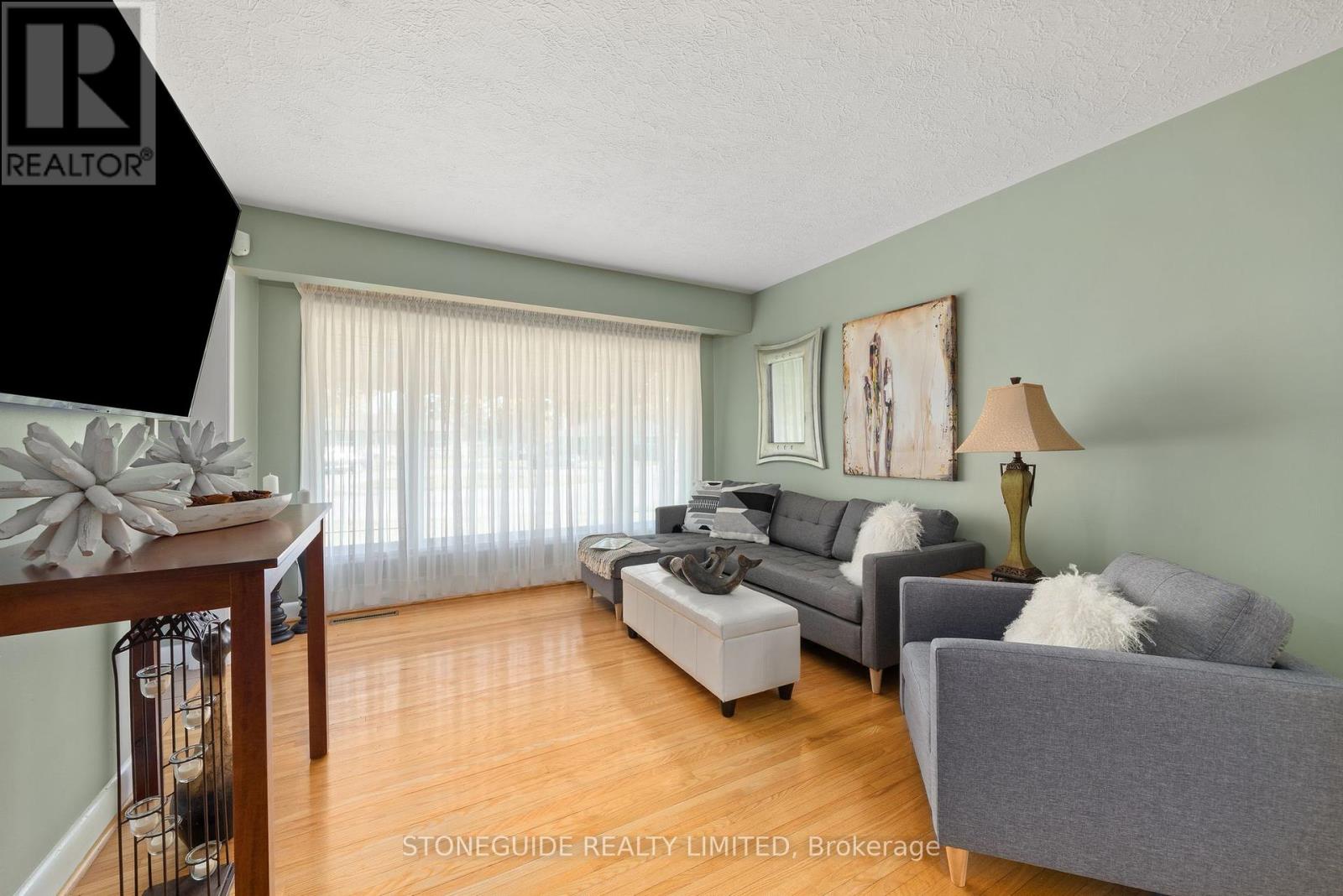 5 Armour Court, Kawartha Lakes (Lindsay), Ontario  K9V 1N9 - Photo 6 - X12388488