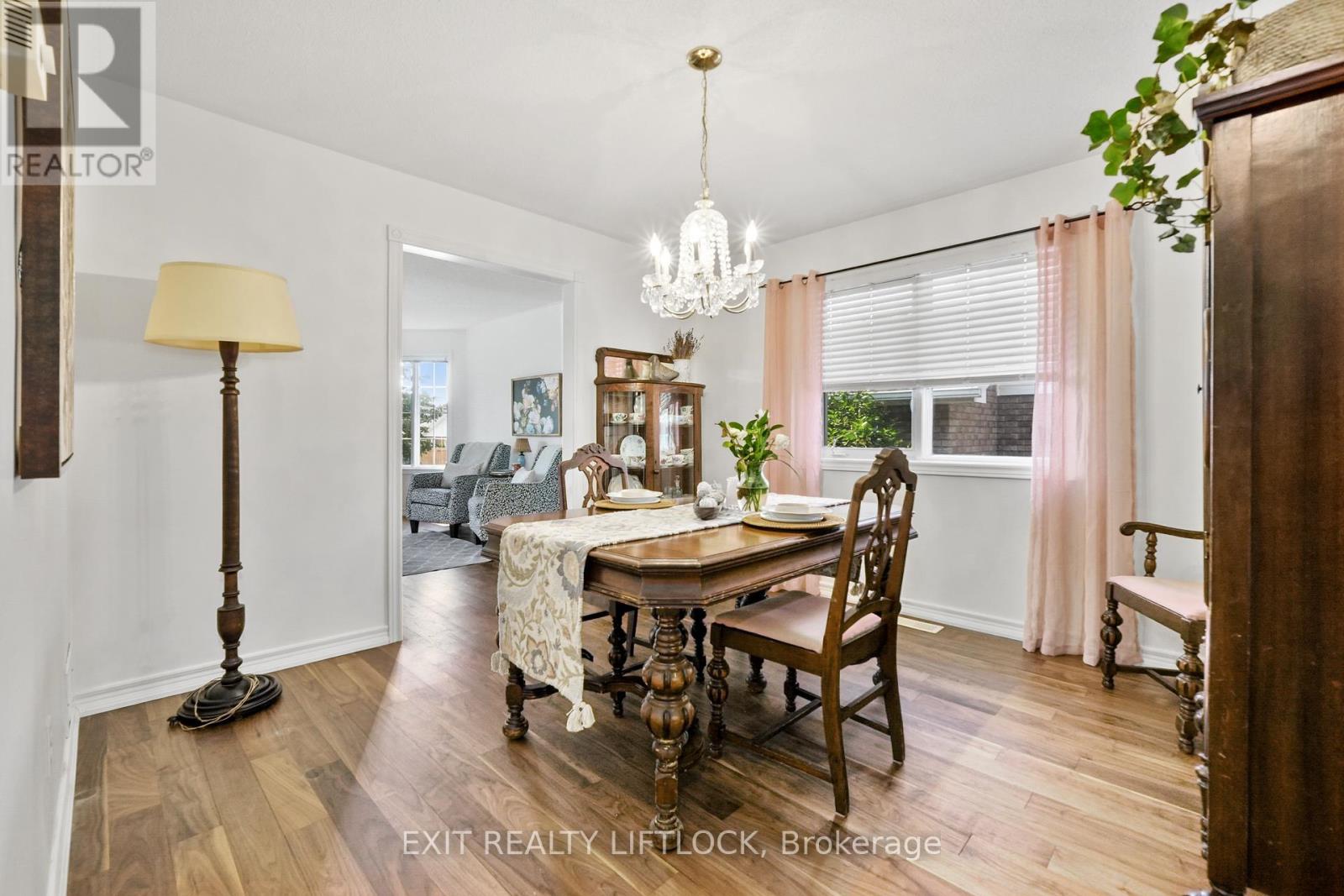 1373 Hetherington Drive, Peterborough (Northcrest Ward 5), Ontario  K9L 1Z5 - Photo 6 - X12388533