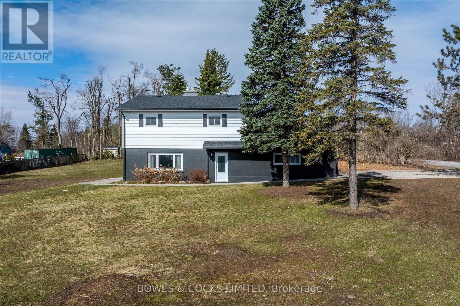1695 Killoran Road, Selwyn, Ontario  K9J 6X5 - Photo 2 - X12388603