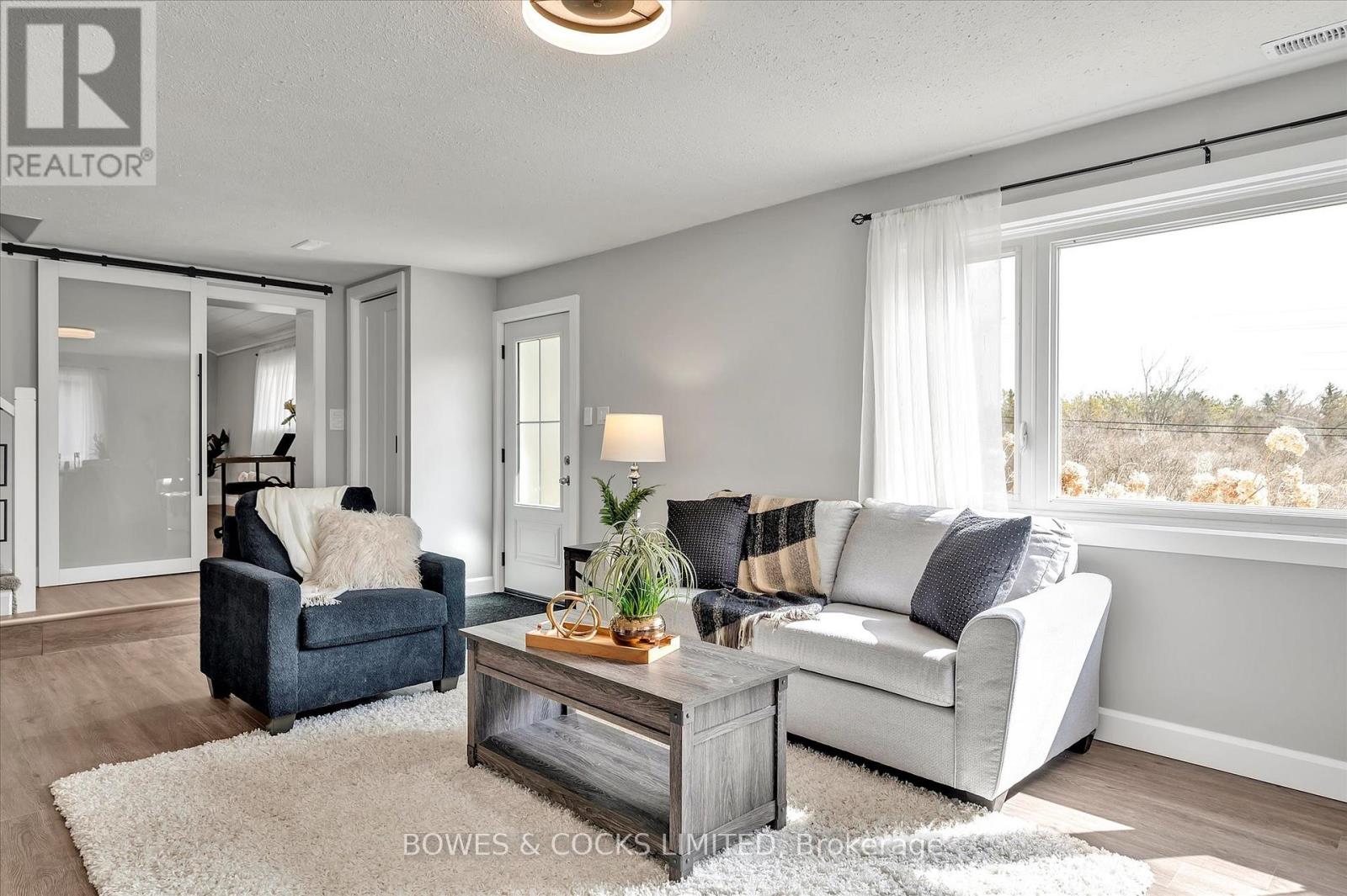 1695 Killoran Road, Selwyn, Ontario  K9J 6X5 - Photo 8 - X12388603