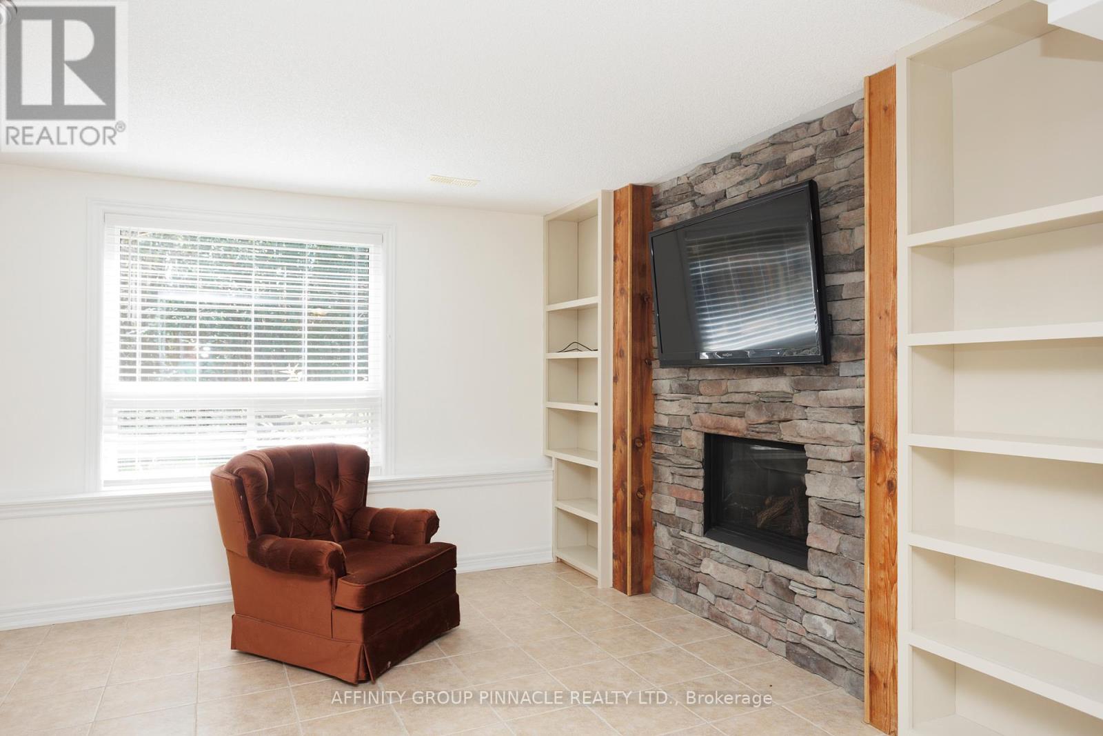 103 Cook Street, Kawartha Lakes (Lindsay), Ontario  K9V 0K8 - Photo 33 - X12388918