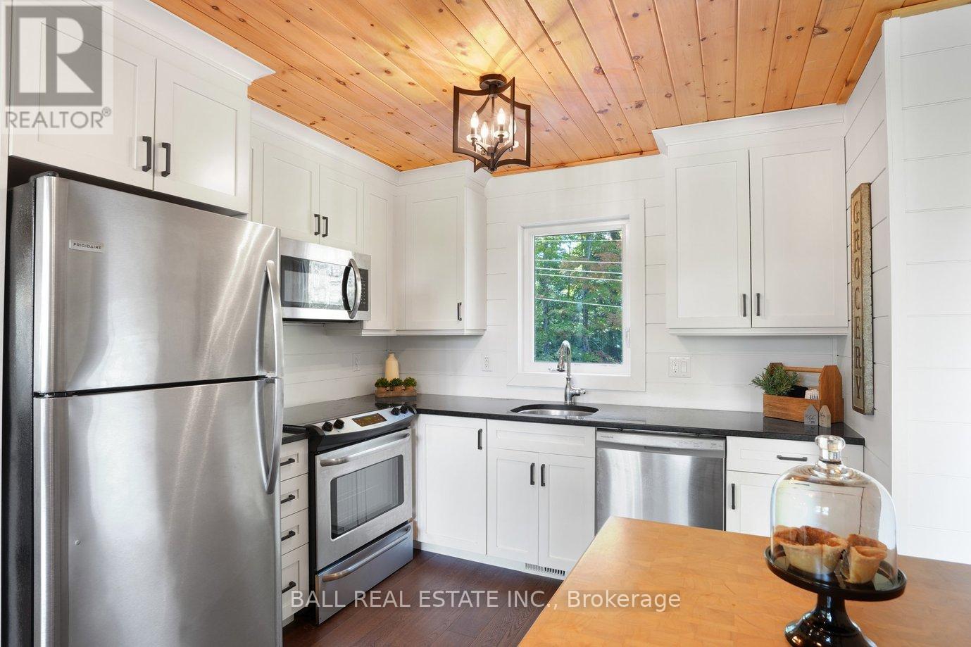 45 Hemlock Point Road, North Kawartha, Ontario  K0L 1A0 - Photo 7 - X12389129