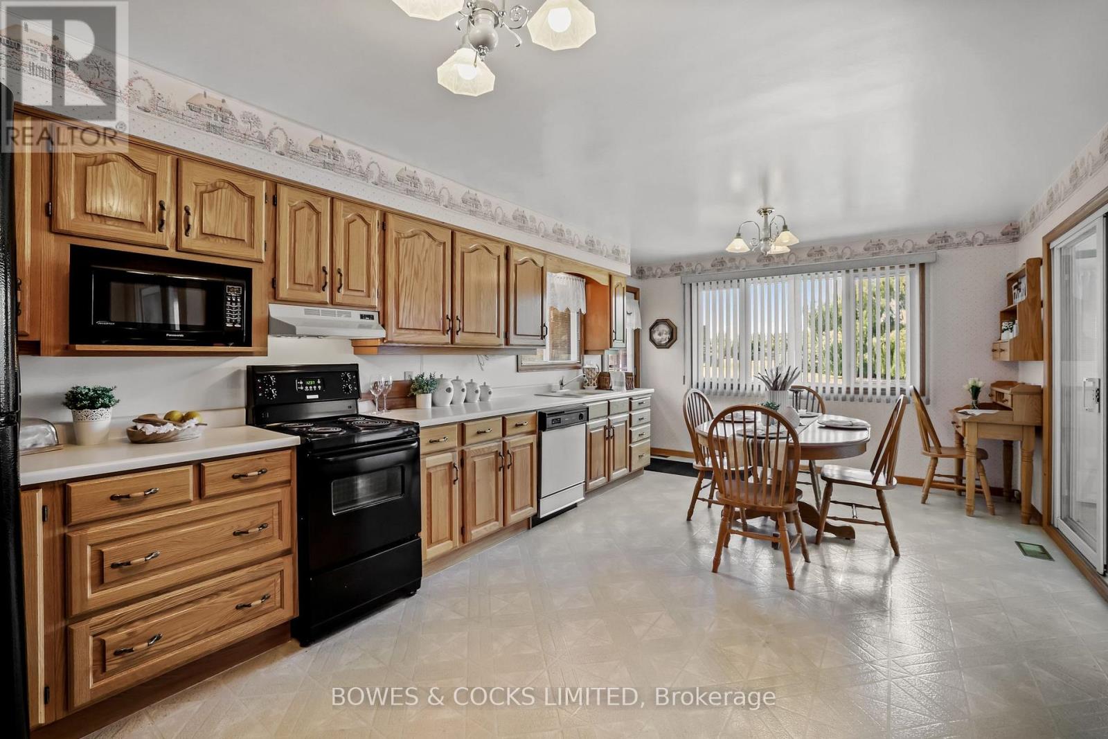905 Glenholme Avenue, Peterborough (Northcrest Ward 5), Ontario  K9H 5M4 - Photo 19 - X12389461
