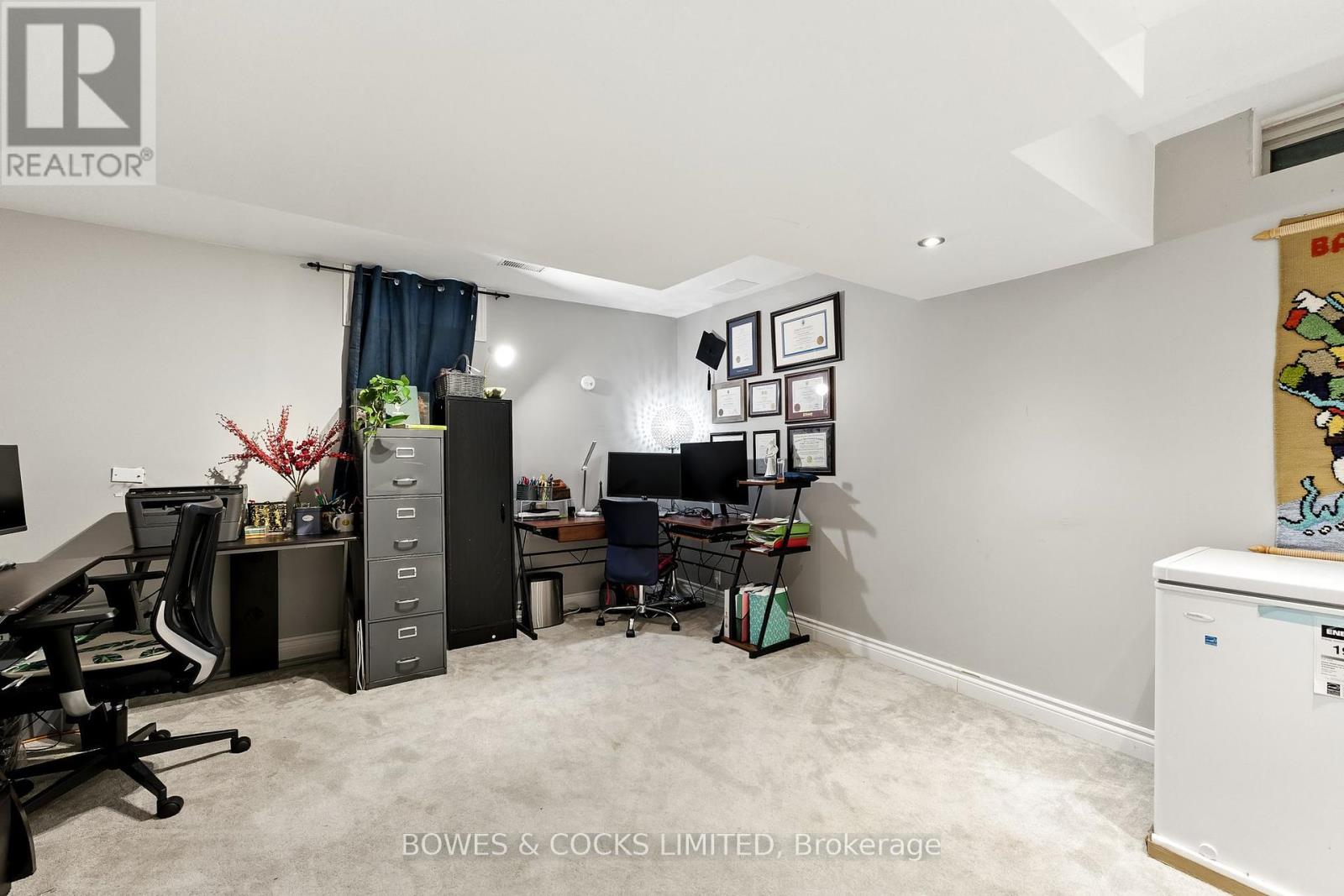 210 Farrier Crescent, Peterborough (Northcrest Ward 5), Ontario  K9L 0A6 - Photo 34 - X12389497