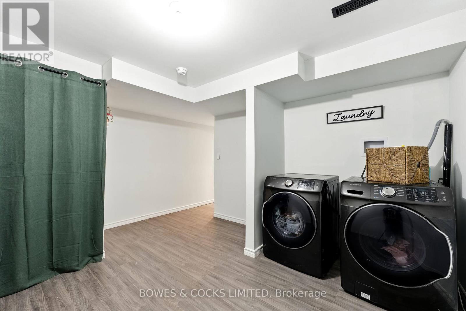 210 Farrier Crescent, Peterborough (Northcrest Ward 5), Ontario  K9L 0A6 - Photo 36 - X12389497