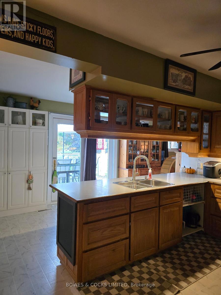 33 Maple Grove Road, Kawartha Lakes (Lindsay), Ontario  K9V 4R6 - Photo 10 - X12389682