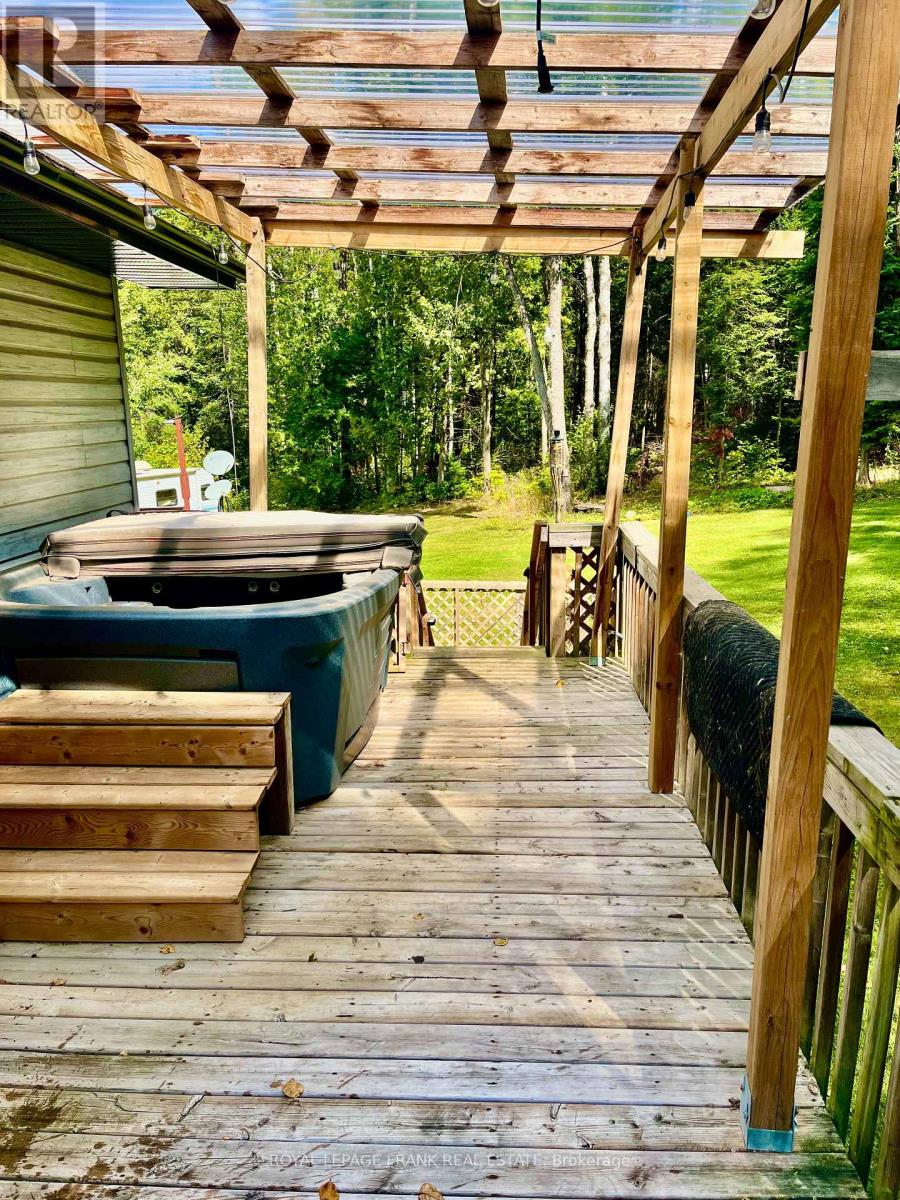 1630 Musclow Greenview Road, Hastings Highlands (Monteagle Ward), Ontario  K0L 1C0 - Photo 23 - X12389923