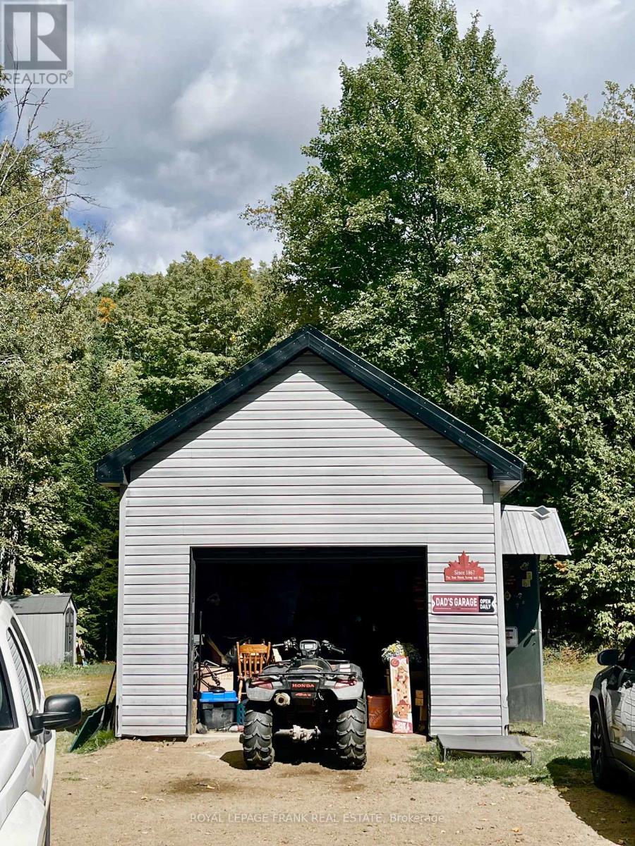 1630 Musclow Greenview Road, Hastings Highlands (Monteagle Ward), Ontario  K0L 1C0 - Photo 25 - X12389923