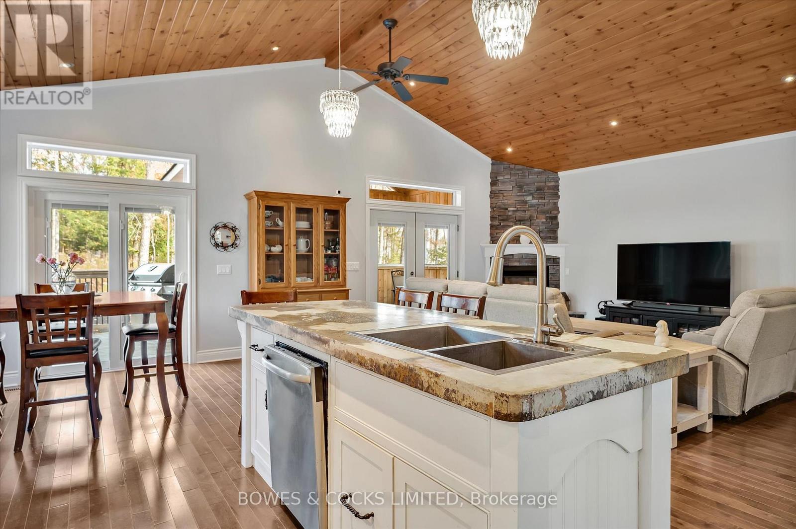 9 Phillips Court, Trent Lakes, Ontario  K0L 1J0 - Photo 10 - X12390064