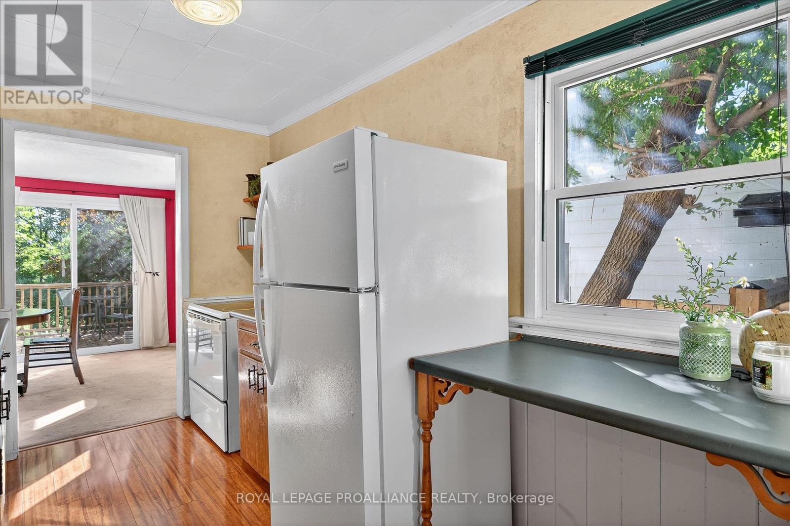 664 Gilchrist Street, Peterborough (Northcrest Ward 5), Ontario  K9H 4P3 - Photo 11 - X12391180