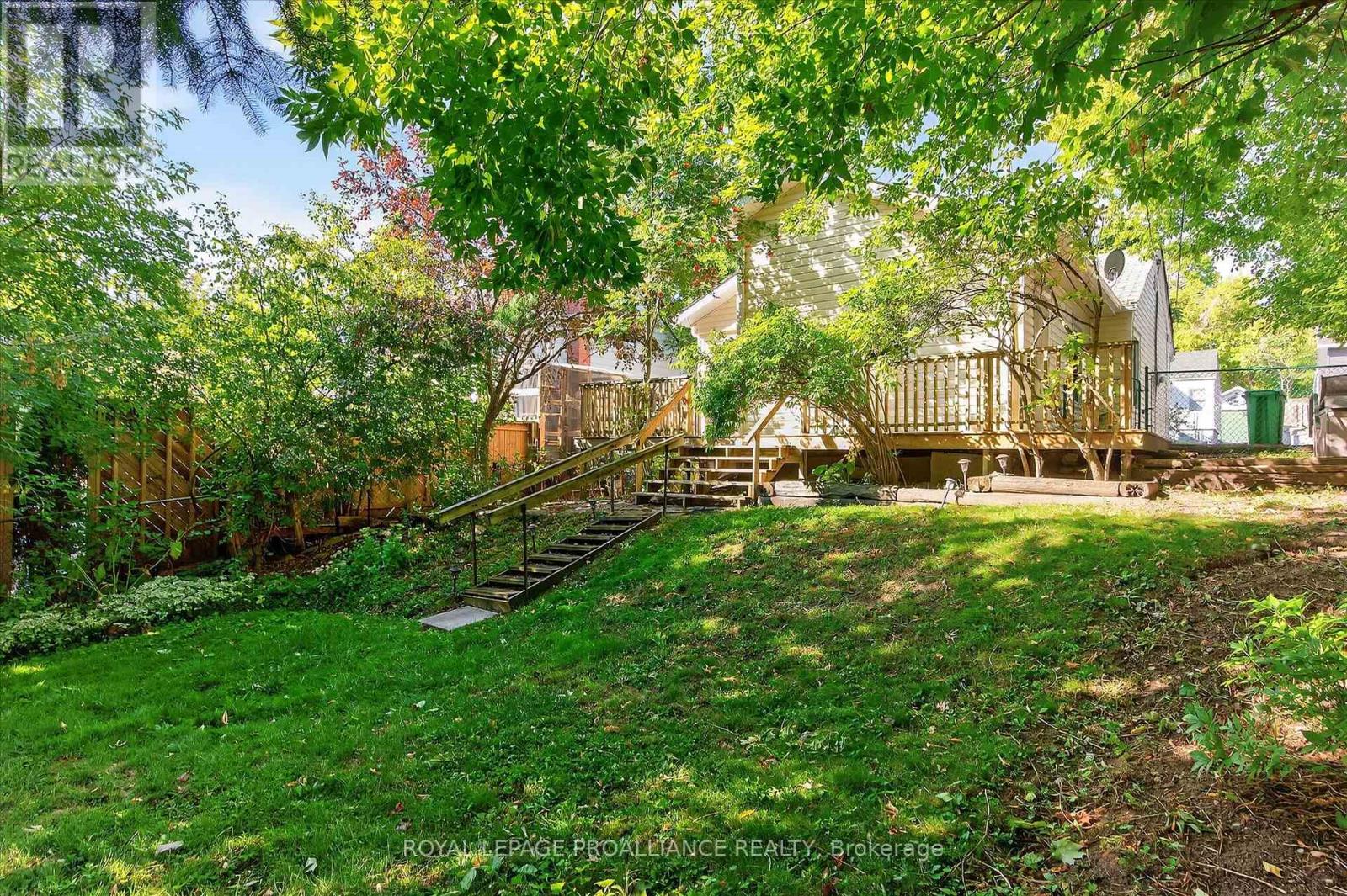 664 Gilchrist Street, Peterborough (Northcrest Ward 5), Ontario  K9H 4P3 - Photo 33 - X12391180